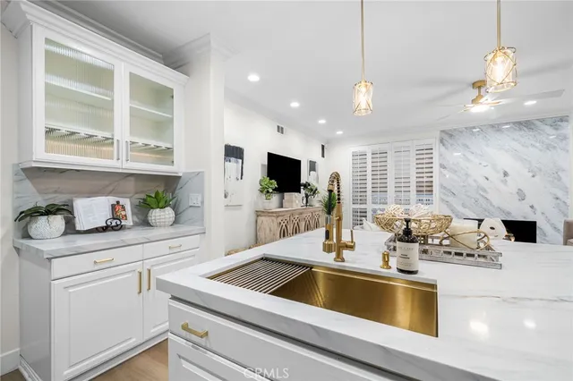 $2,799,000 | 304 Goldenwest Street, Huntington Beach, CA 92648