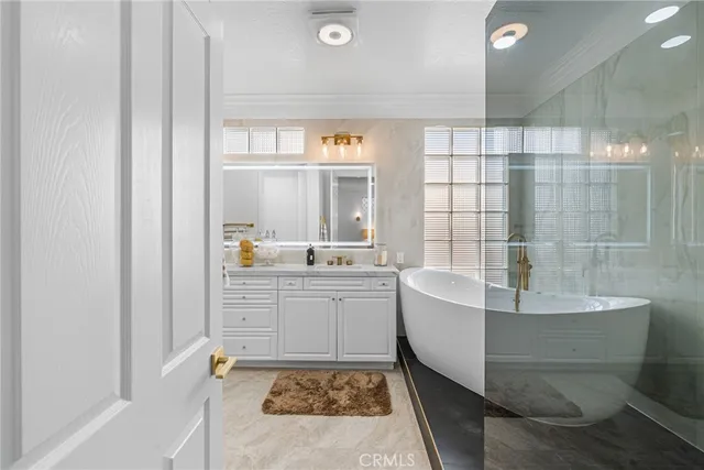 $2,799,000 | 304 Goldenwest Street, Huntington Beach, CA 92648