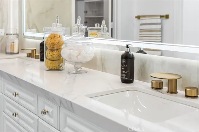 $2,799,000 | 304 Goldenwest Street, Huntington Beach, CA 92648