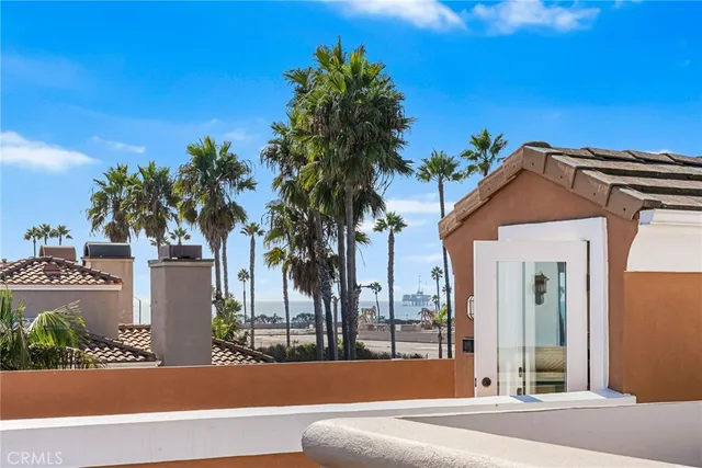 $2,799,000 | 304 Goldenwest Street, Huntington Beach, CA 92648