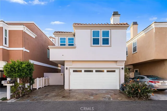 $2,799,000 | 304 Goldenwest Street, Huntington Beach, CA 92648