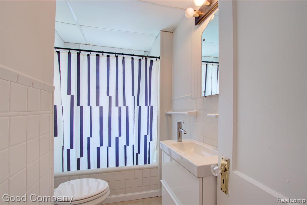 492 Withington Street, Unit 1 Ferndale, MI 48220 - Photo 25 of 34