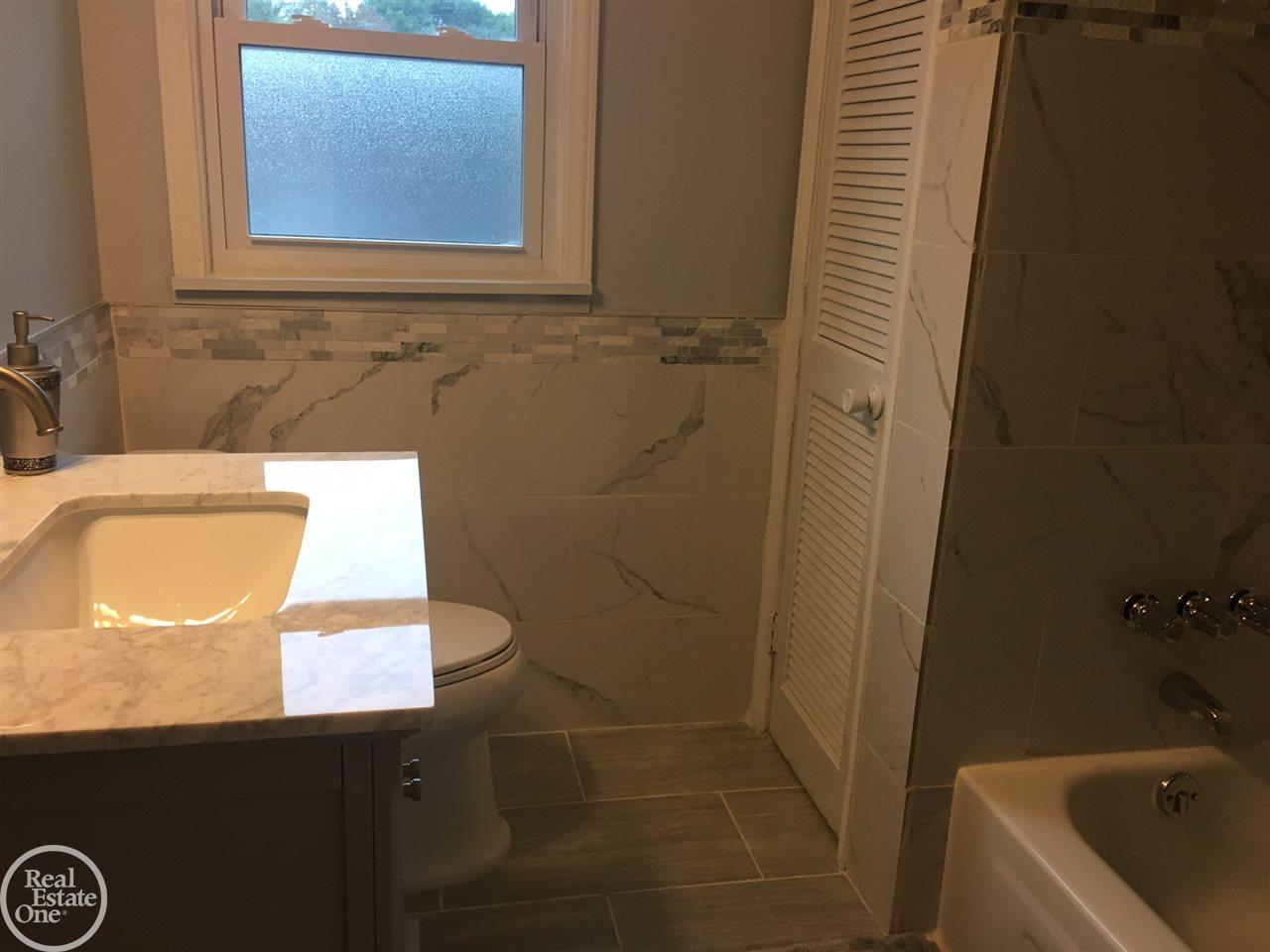438 Fisher Road Grosse Pointe, MI 48230 - Photo 17 of 21
