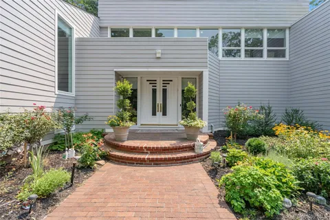 $3,899,000 | 91 Hoaglands Lane, Old Brookville, NY 11545