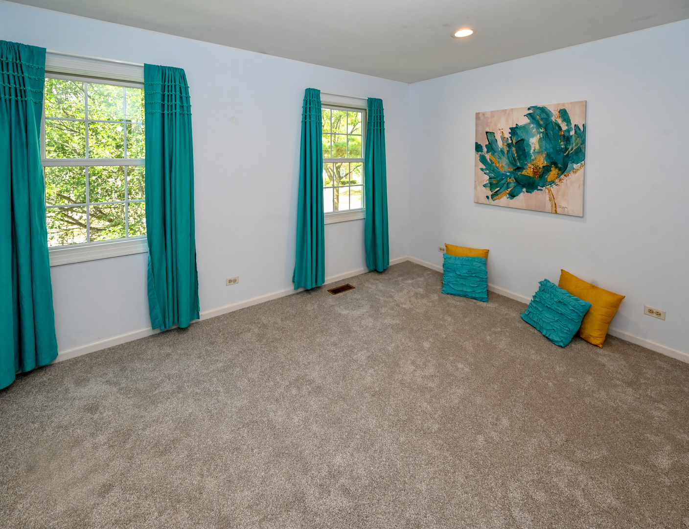 413 Rugby Place Schaumburg, IL 60169 - Photo 22 of 30 a view of an empty room with window