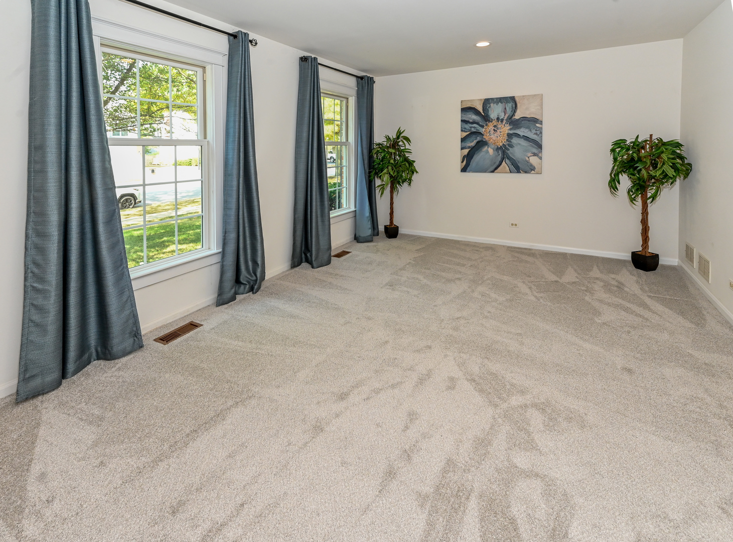 413 Rugby Place Schaumburg, IL 60169 - Photo 4 of 30 a view of a room with a large window