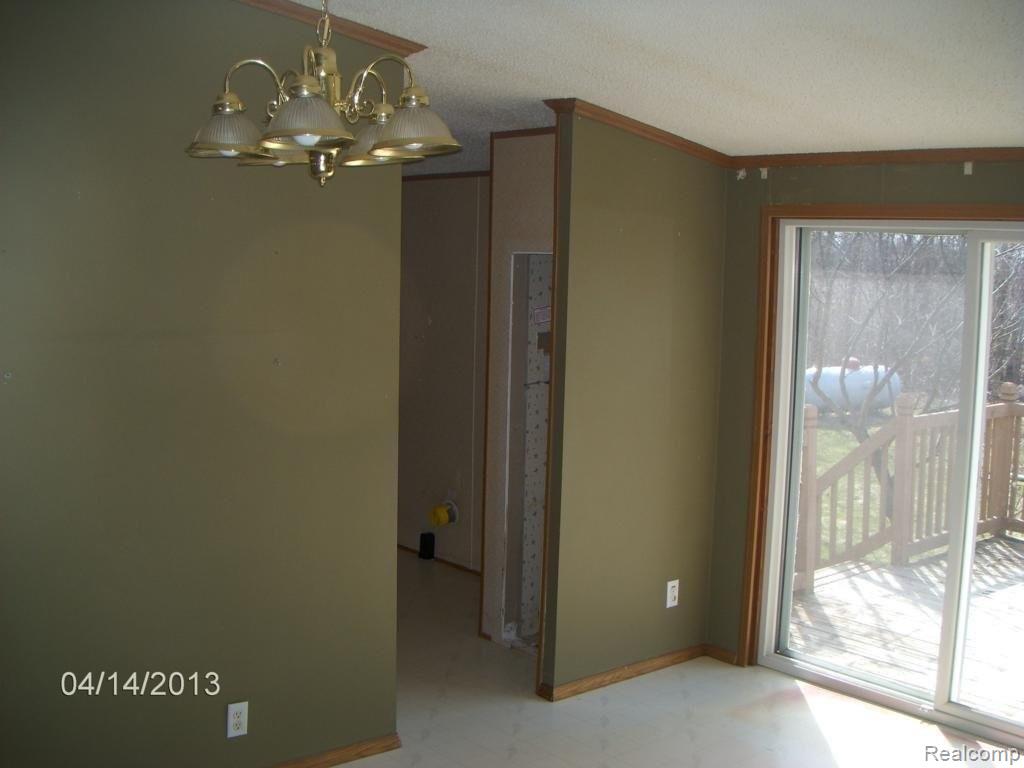 9539 Beard Road Avoca, MI 48006 - Photo 8 of 15 Dining Area
