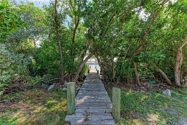 $1,995,000 | 150 Crescent Drive, Anna Maria, FL 34216