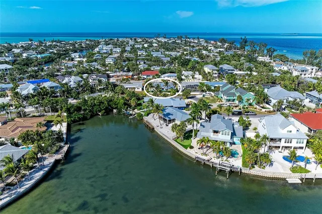$1,995,000 | 150 Crescent Drive, Anna Maria, FL 34216