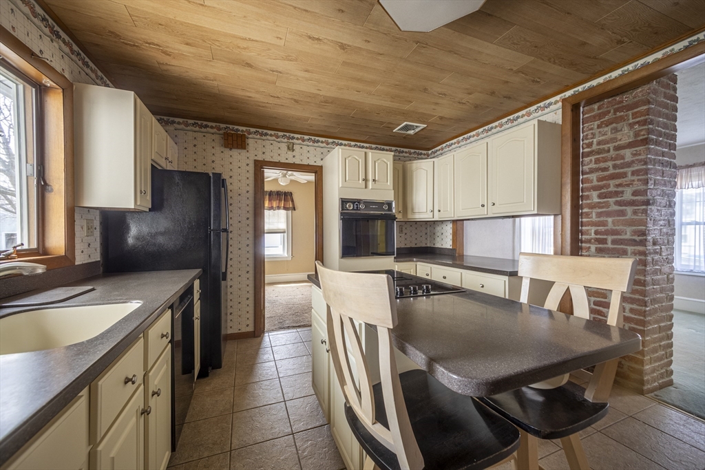 16 South Merrill Street Haverhill, MA 01835 - Photo 10 of 21