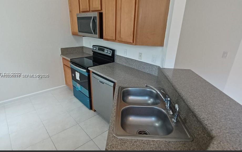 2210 Northeast 37th Road Homestead, FL 33033 - Photo 2 of 31