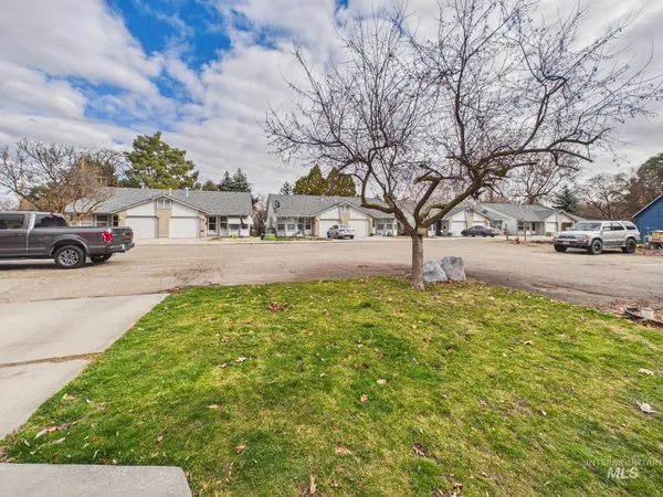 $299,000 | 804 East Main Street, Unit 10 10, Emmett, ID 83617