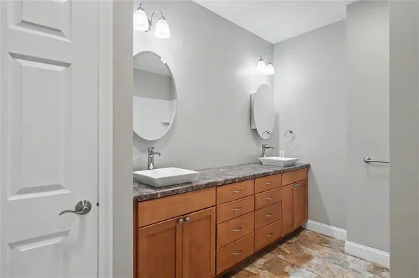 $319,500 | 204 Crimson Avenue, Baldwin City, KS 66006
