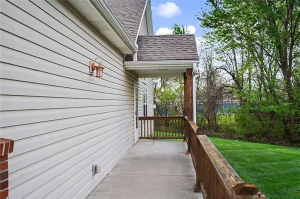 $319,500 | 204 Crimson Avenue, Baldwin City, KS 66006