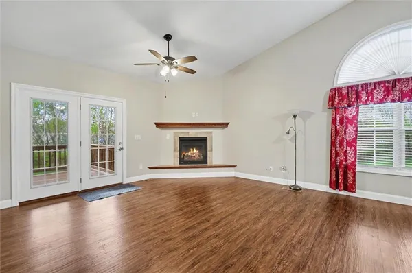 $319,500 | 204 Crimson Avenue, Baldwin City, KS 66006