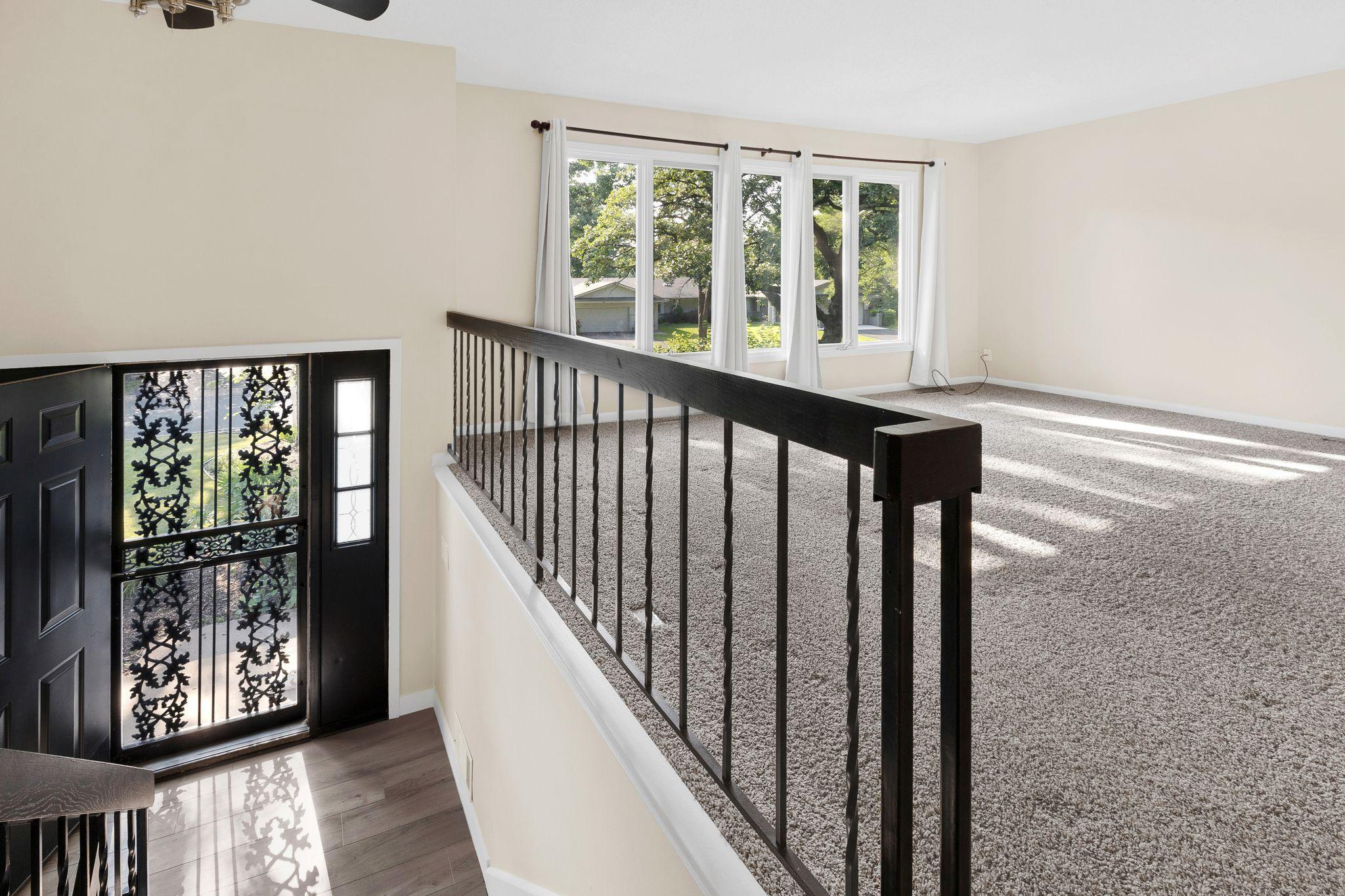 9505 Club House Road Eden Prairie, MN 55347 - Photo 3 of 17 Gallery Image 3
