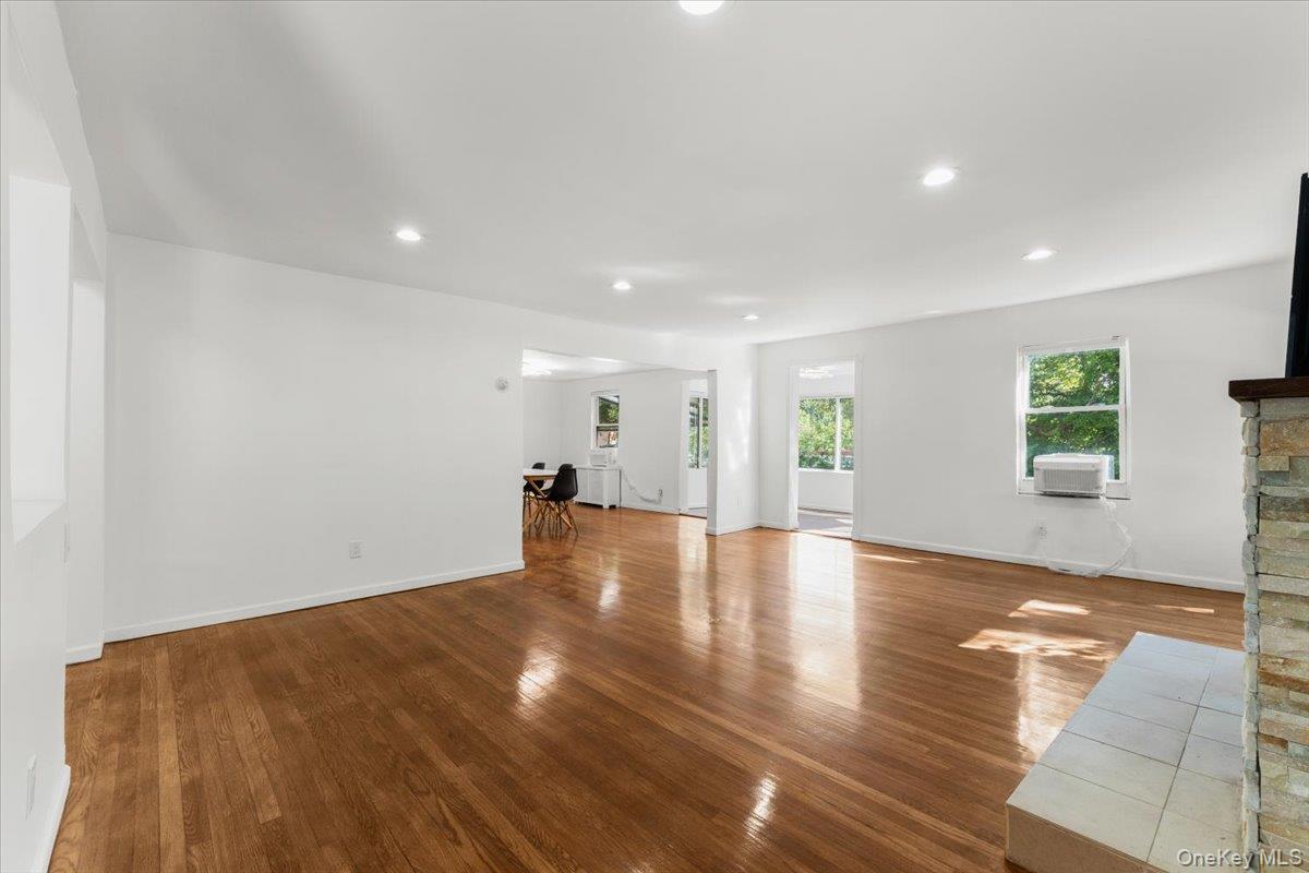 19 Gilchrest Road Great Neck, NY 11021 - Photo 15 of 30 Gallery Image 15