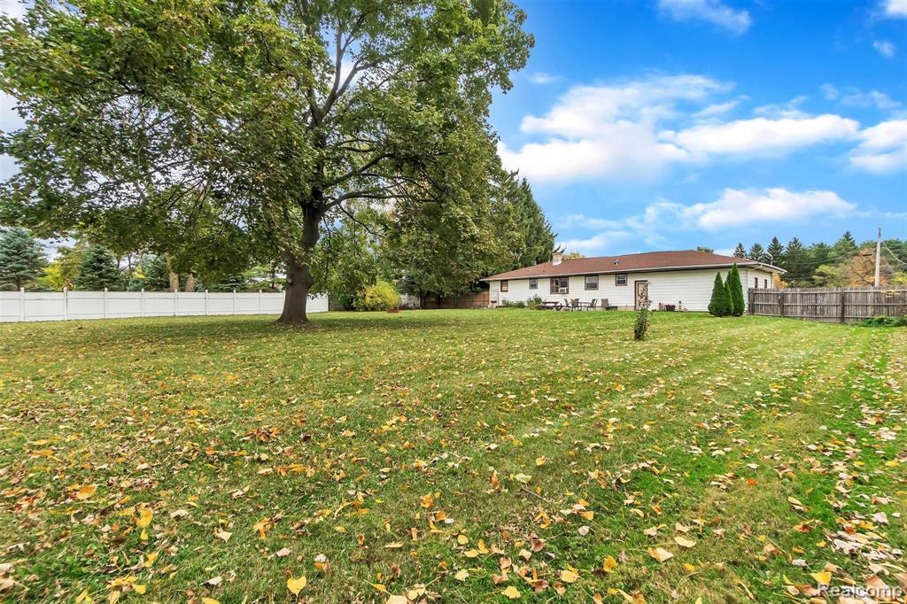 200 South Elms Road Flushing, MI 48433 - Photo 30 of 33