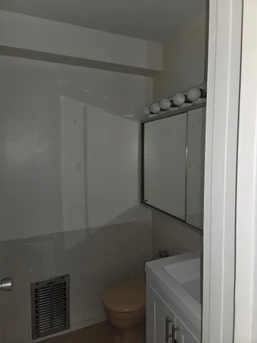 $270,000 | 340 West Diversey Parkway, Unit 518, Chicago, IL 60657