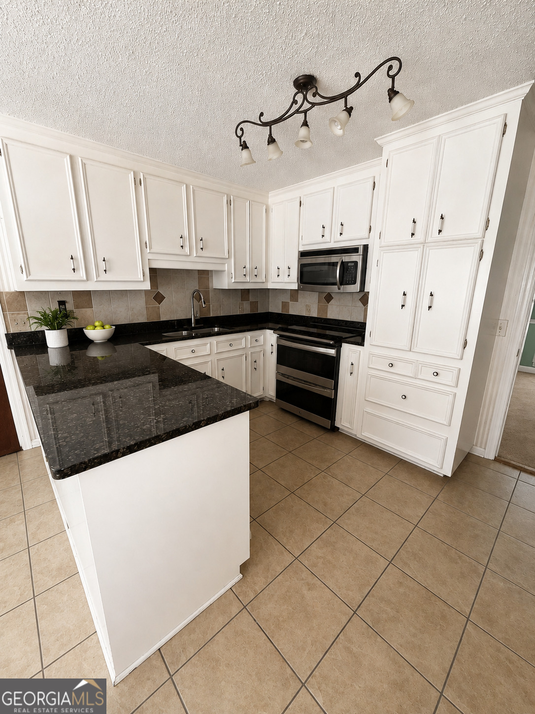 311 Castlegate Road Macon, GA 31210 - Photo 8 of 24