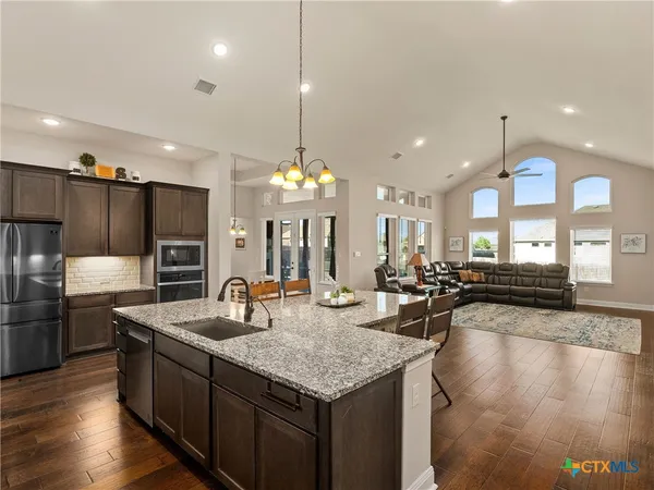 $700,000 | 3235 Jasons Way, Marion, TX 78124