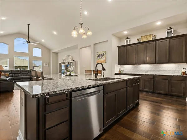 $700,000 | 3235 Jasons Way, Marion, TX 78124