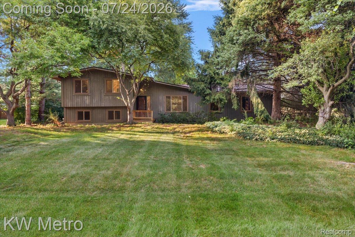 2804 Rhineberry Road Rochester, MI 48309 - Photo 1 of 35 Welcome to 2804 Rhineberry