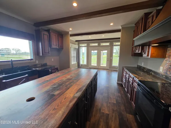 $265,000 | 3185 Mound Road Northeast, Wesson, MS 39191