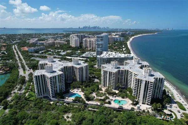 $1,125,000 | 1121 Crandon Boulevard, Unit E904, Key Biscayne, FL 33149
