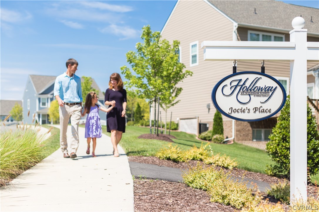 10875 Holman Ridge Road Glen Allen, VA 23059 - Photo 7 of 17 a view of water fountain in front of building