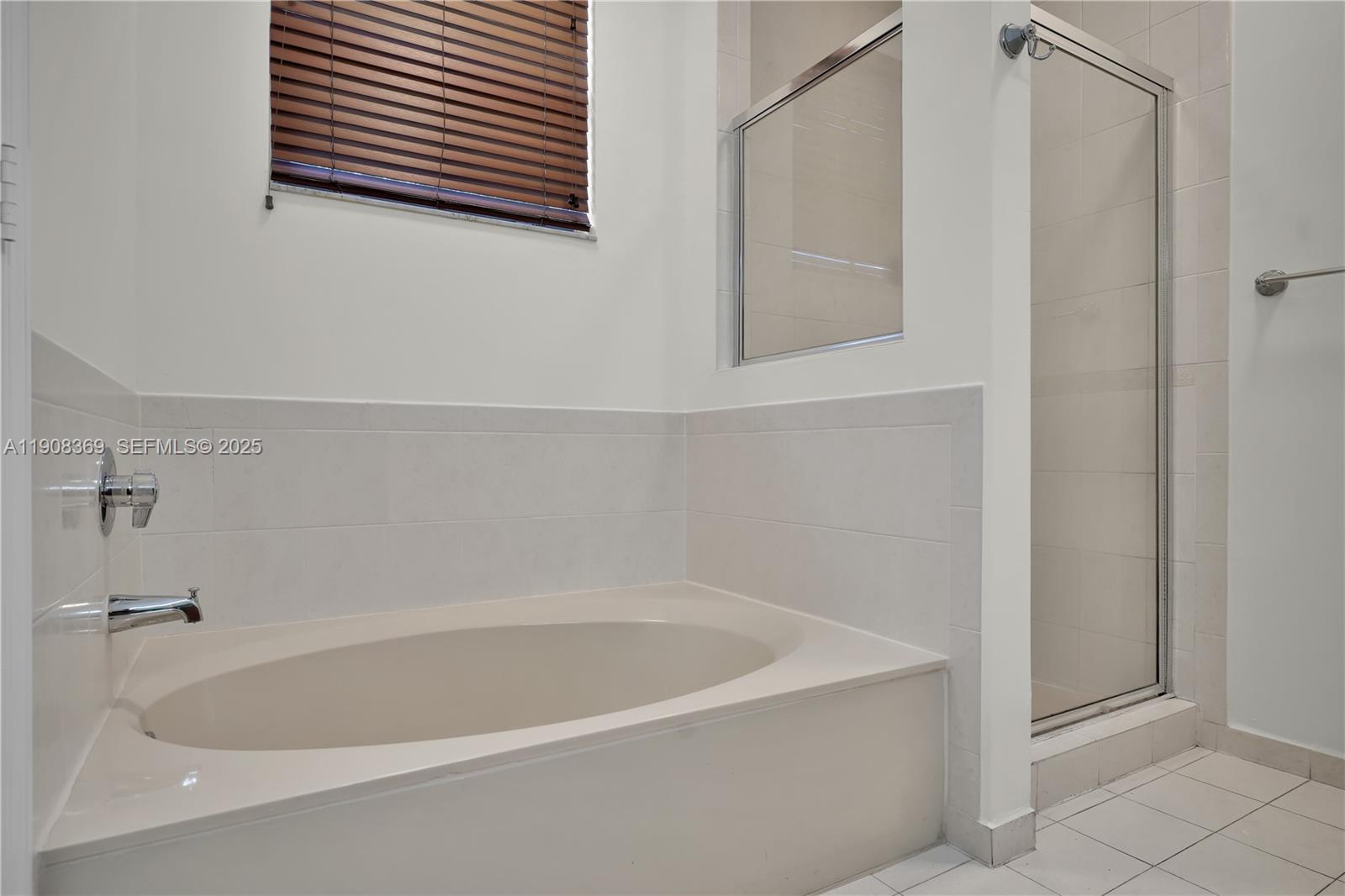 3086 Southwest 153rd Path Miami, FL 33185 - Photo 10 of 18 Gallery Image 10