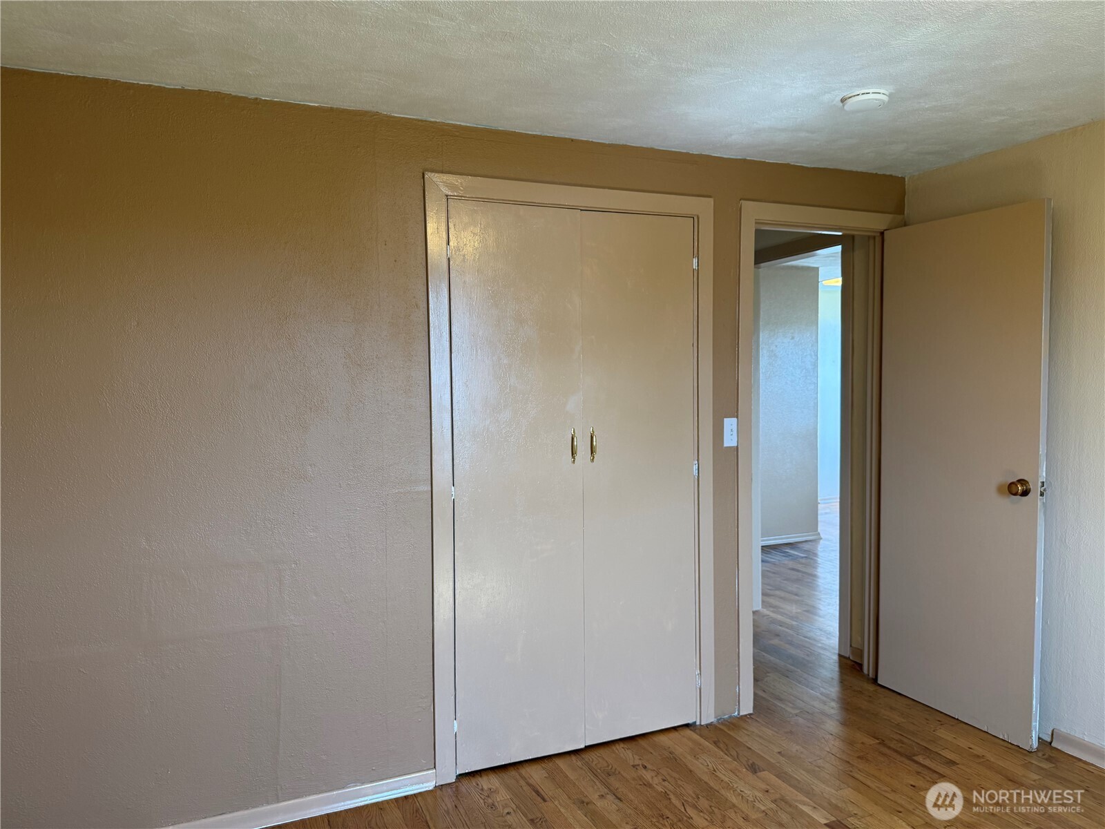 306 South Adams Street Waterville, WA 98858 - Photo 11 of 25 a view of an empty room