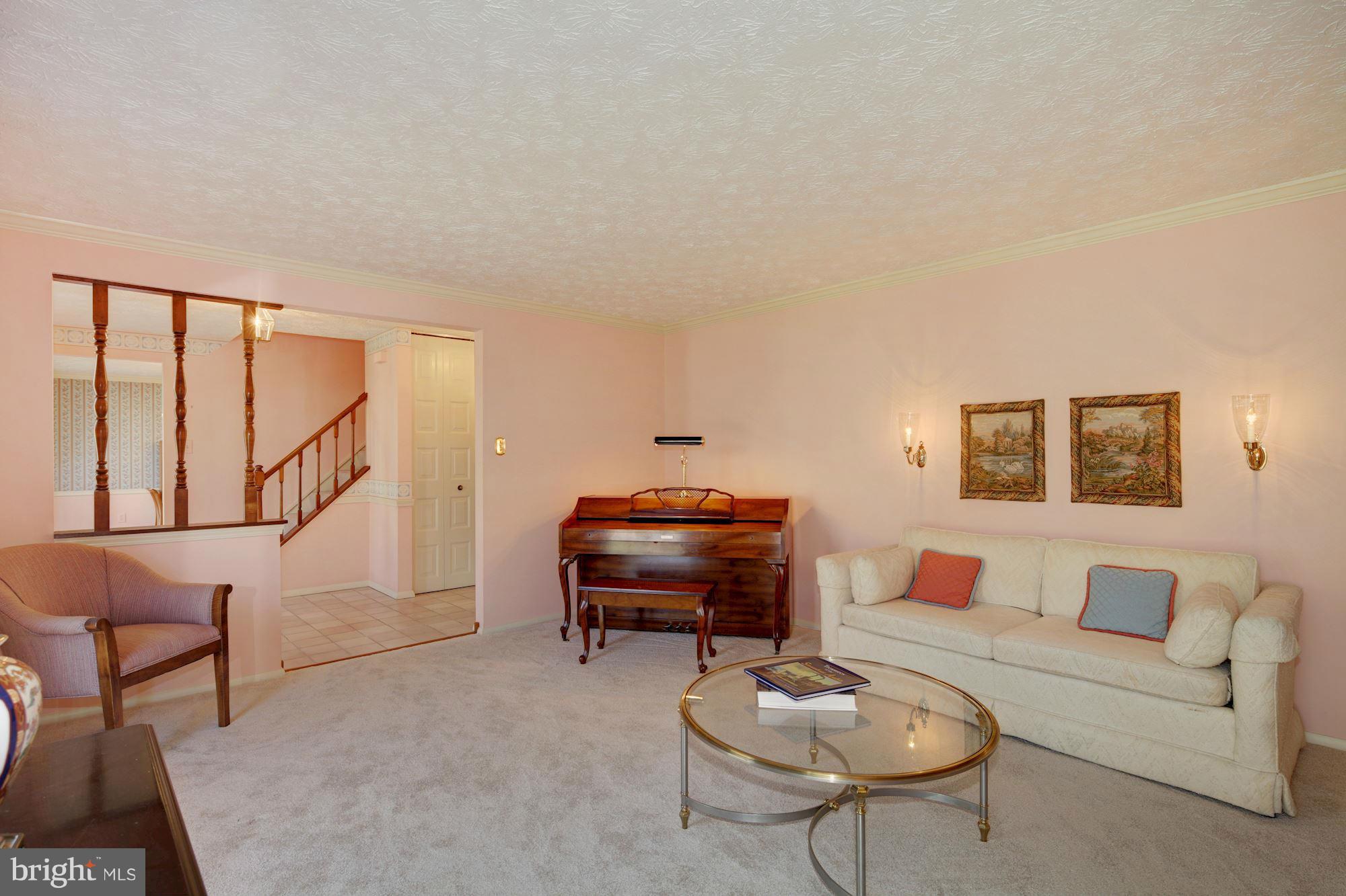 16609 Bethayres Road Rockville, MD 20855 - Photo 3 of 27 Living Room
