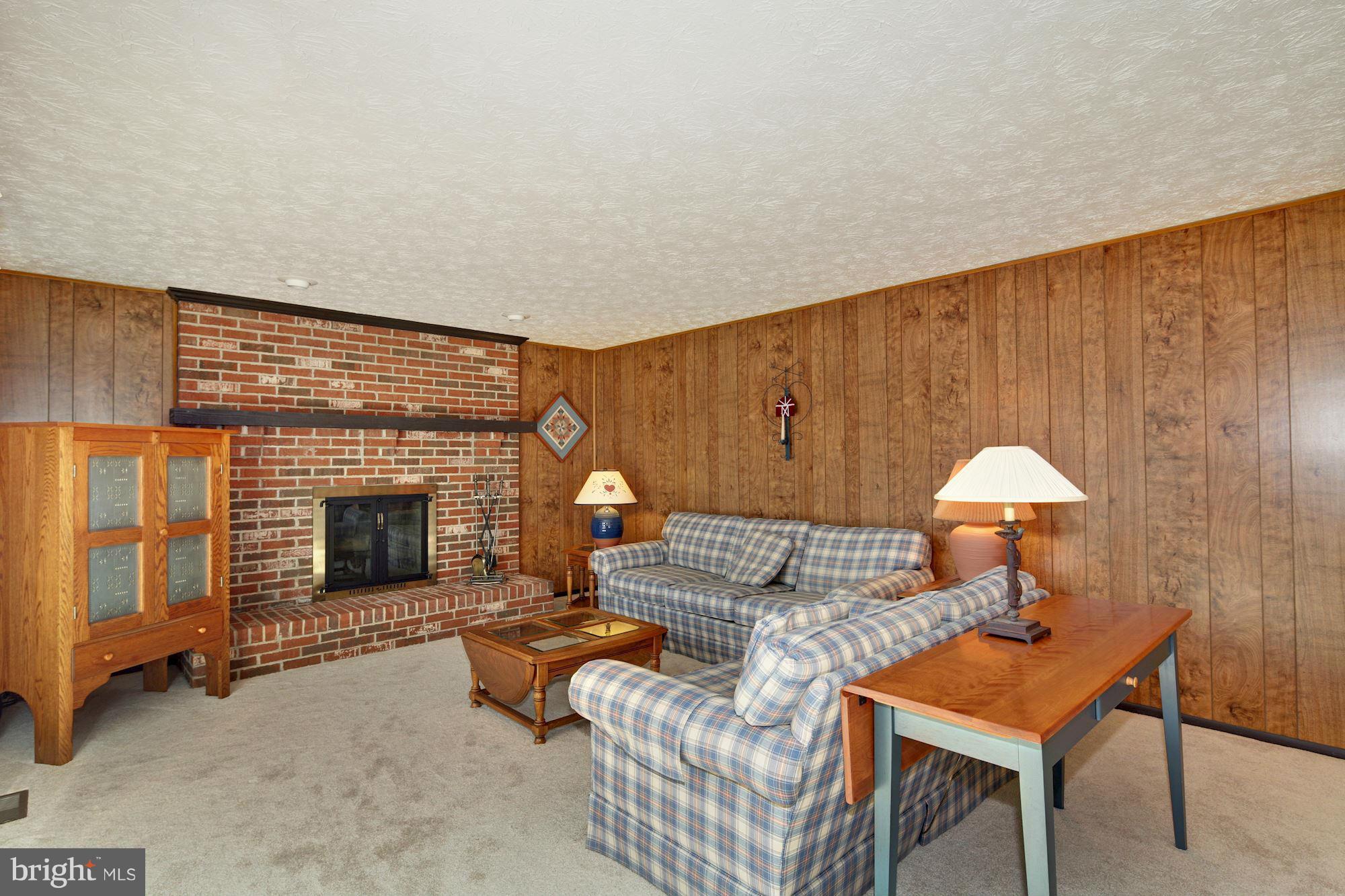 16609 Bethayres Road Rockville, MD 20855 - Photo 10 of 27 Family Room