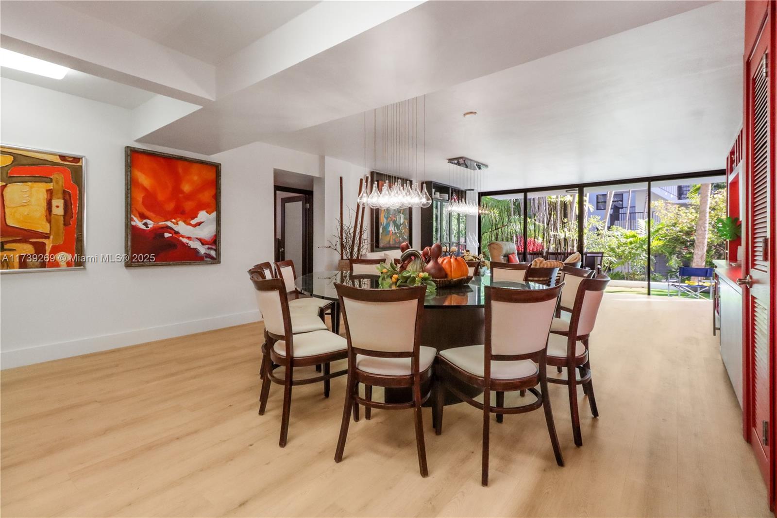 101 Ocean Ln Drive, Unit 1017 Key Biscayne, FL 33149 - Photo 8 of 25 a view of a dining room with furniture