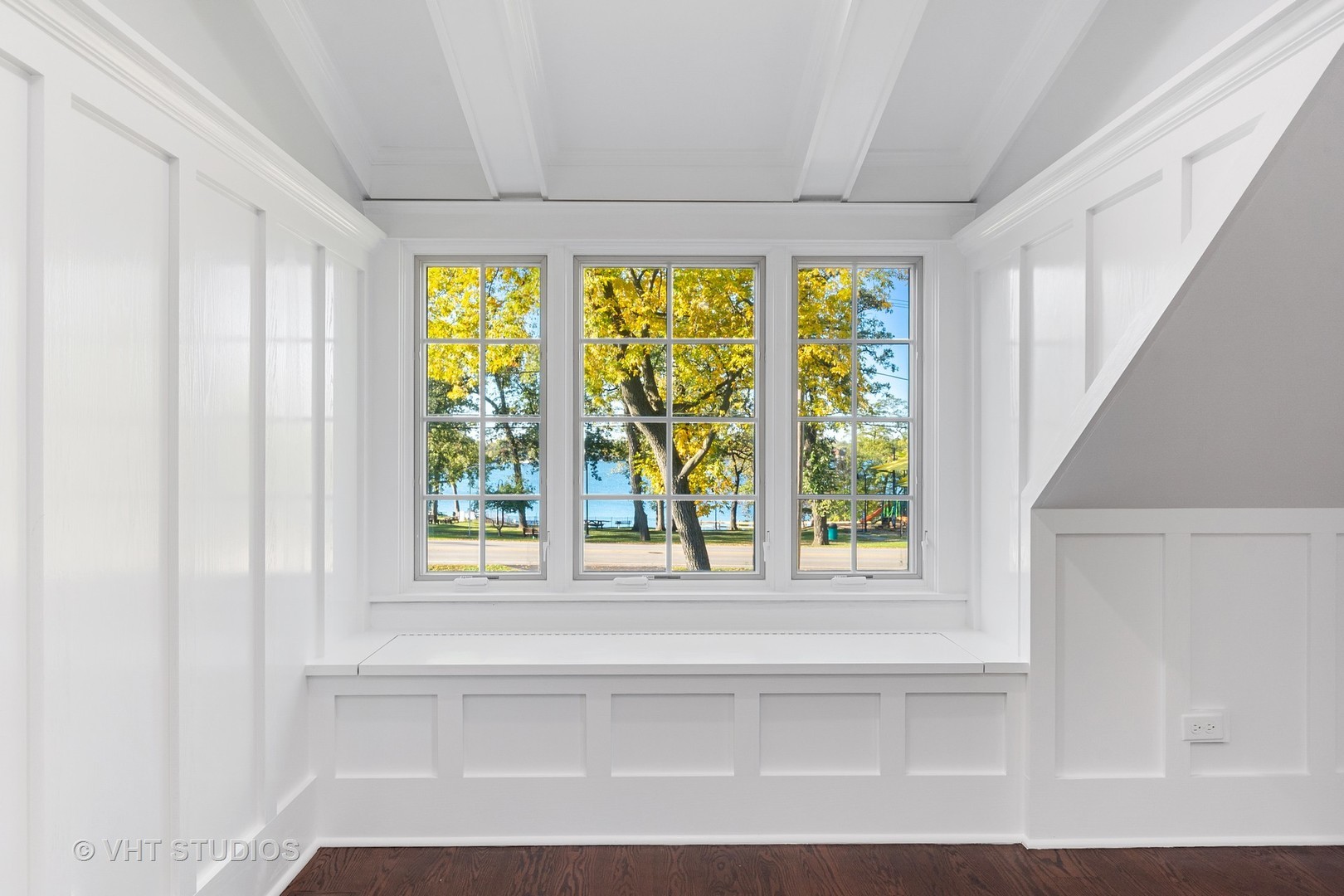 170 North Old Rand Road Lake Zurich, IL 60047 - Photo 18 of 34 a view of an empty room with a window