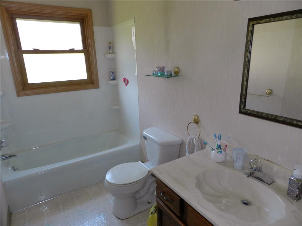 2113 Pulaski Road New Castle, PA 16105 - Photo 5 of 12