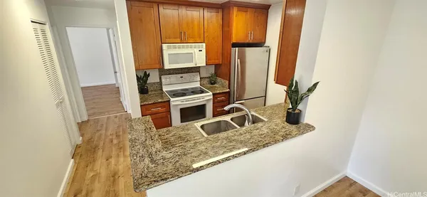$2,650 | 95-532 Wikao Street, Unit E101, Mililani, HI 96789