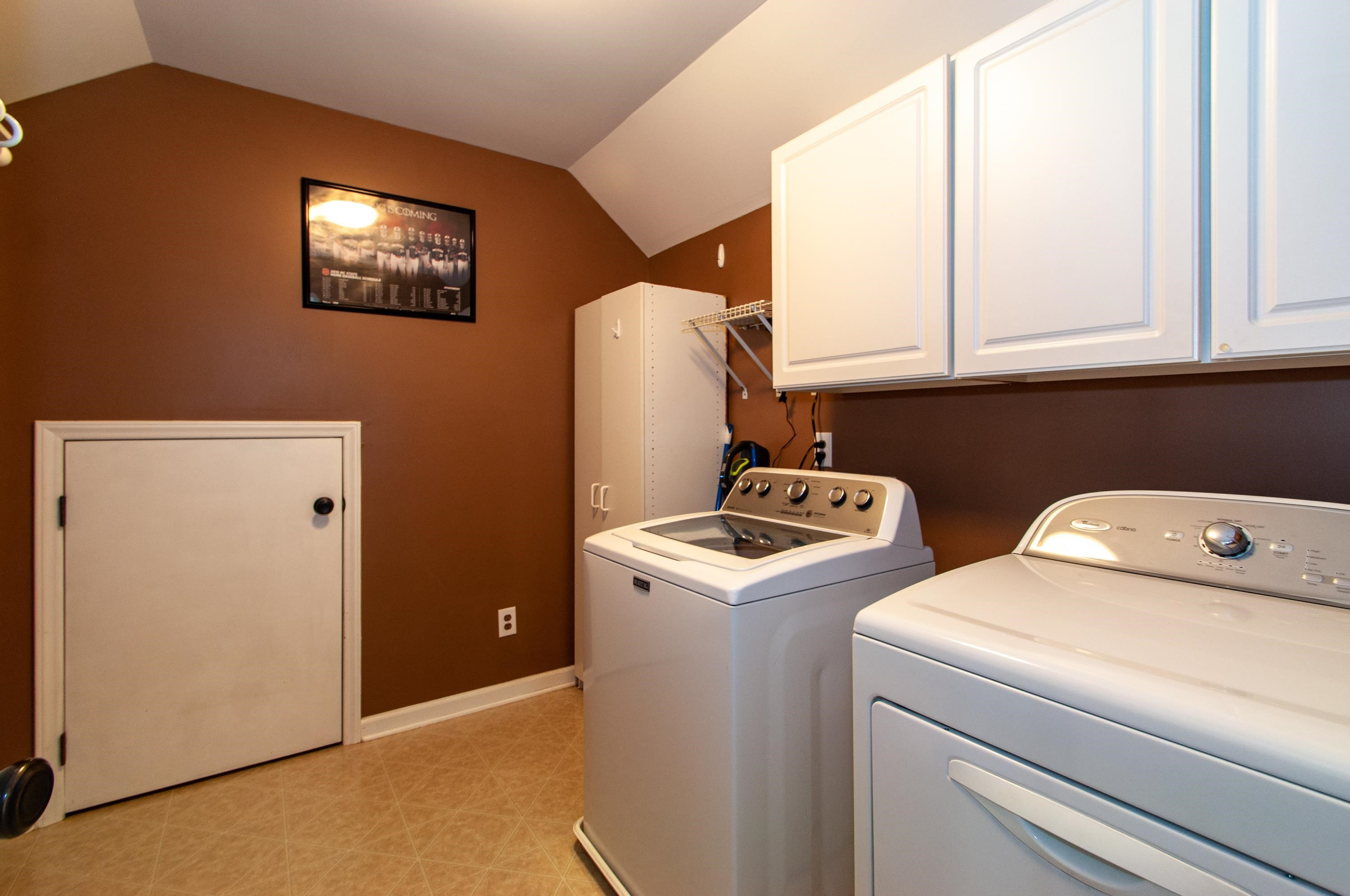 5224 Fairmead Circle Raleigh, NC 27613 - Photo 24 of 37 Laundry