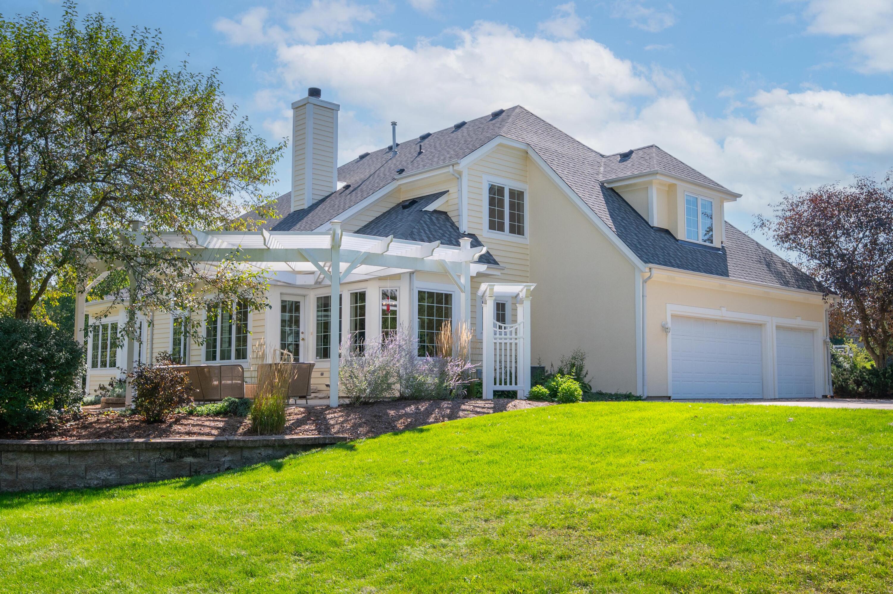 261 Steeple Pointe Circle Delafield, WI 53018 - Photo 12 of 70 Great views