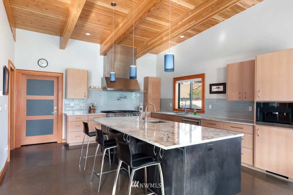 2918 Strawberry Point Road Oak Harbor, WA 98277 - Photo 18 of 40 Gallery Image 18