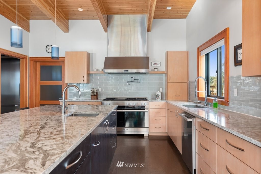 2918 Strawberry Point Road Oak Harbor, WA 98277 - Photo 20 of 40 Gallery Image 20