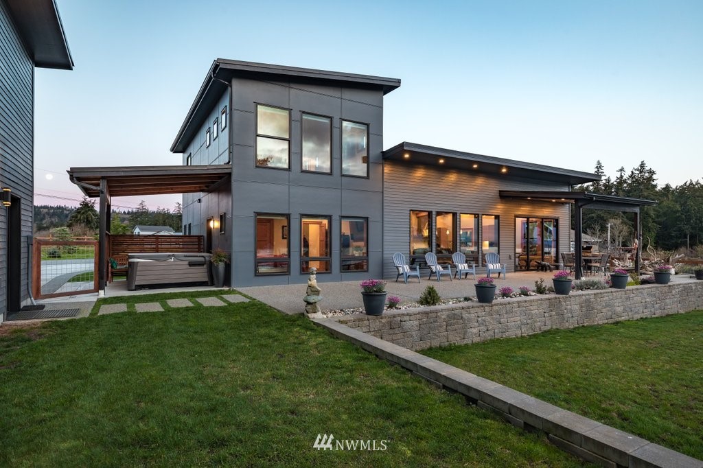 2918 Strawberry Point Road Oak Harbor, WA 98277 - Photo 3 of 40 Gallery Image 3