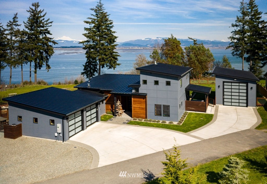 2918 Strawberry Point Road Oak Harbor, WA 98277 - Photo 4 of 40 Gallery Image 4