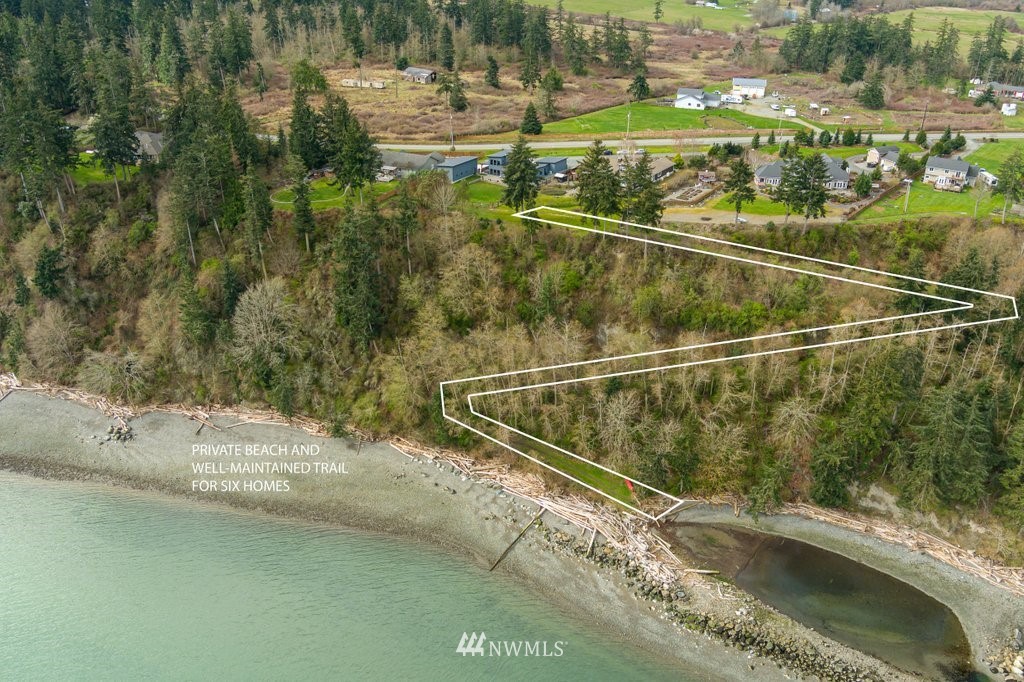 2918 Strawberry Point Road Oak Harbor, WA 98277 - Photo 6 of 40 Gallery Image 6