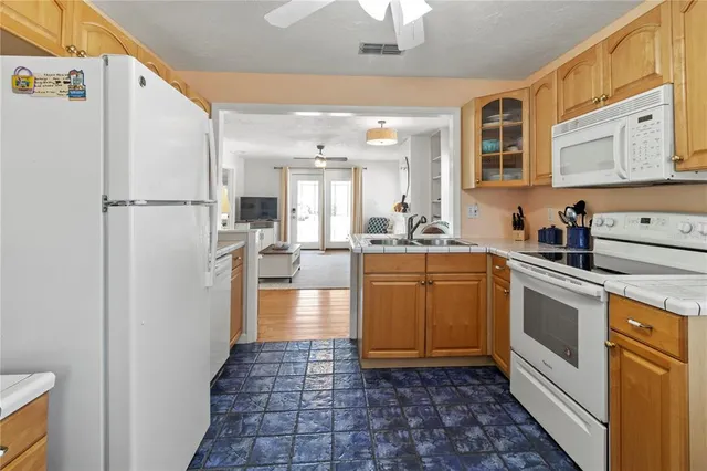 $1,440,000 | 2813 Avenue East, Holmes Beach, FL 34217