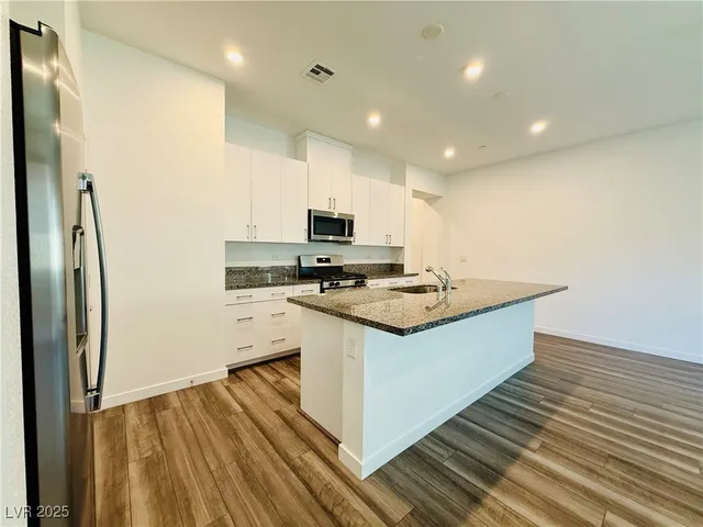 $2,000 | 3219 Timorasso Avenue, Henderson, NV 89044