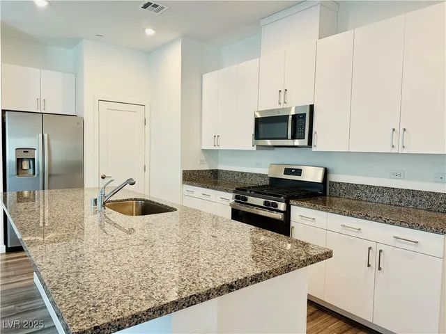 $2,000 | 3219 Timorasso Avenue, Henderson, NV 89044