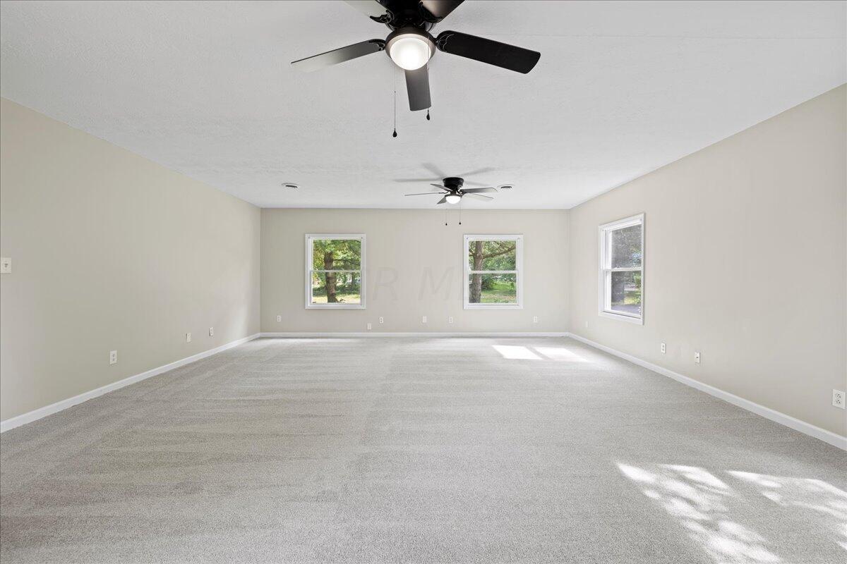 426 Milnor Road Pickerington, OH 43147 - Photo 9 of 48 11-Living Room