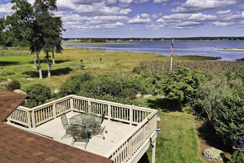 15 Arrowhead Lane Marion, MA 02738 - Photo 36 of 42 a view of a balcony with an ocean